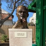 Izhak Shamir on pedestal